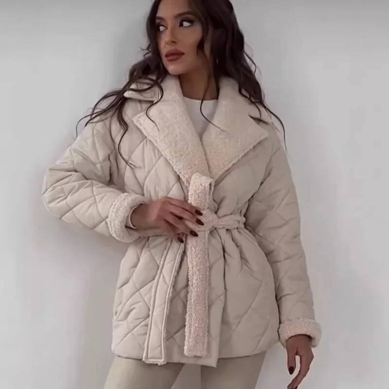 Elegant Quilted With Faux Fur  - Street Fashion Taiwan 评论和价格