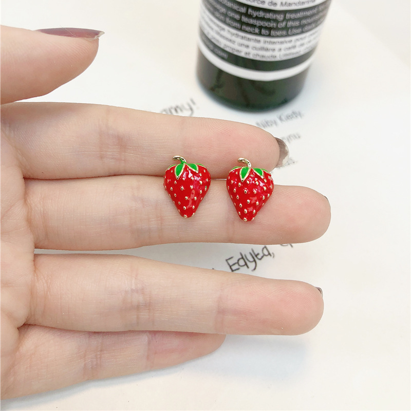 Acrylic Strawberry Earrings Fa - Street Fashion Shoot 评论和价格